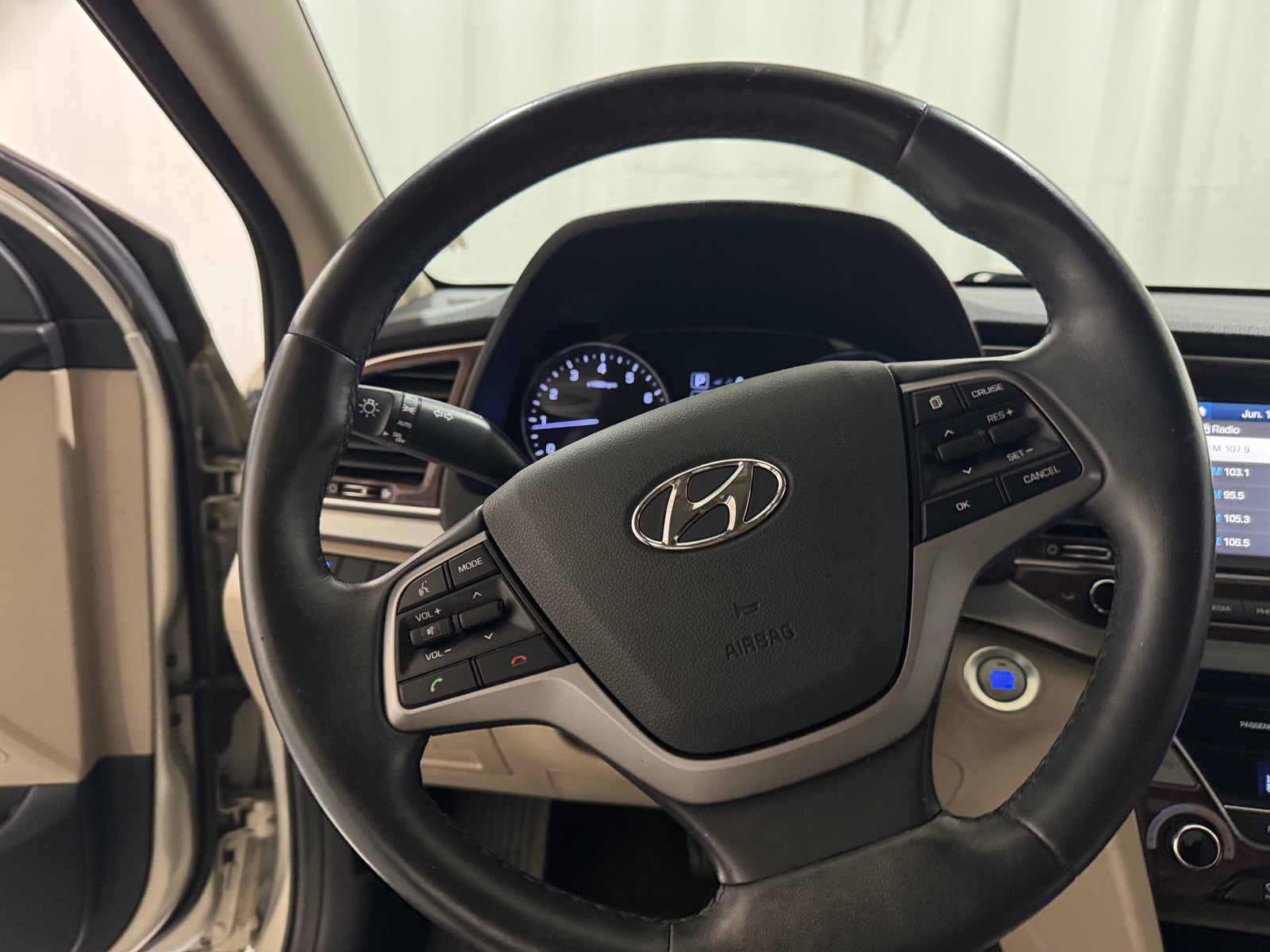 Thumbnail: 2017 Hyundai Elantra - 5