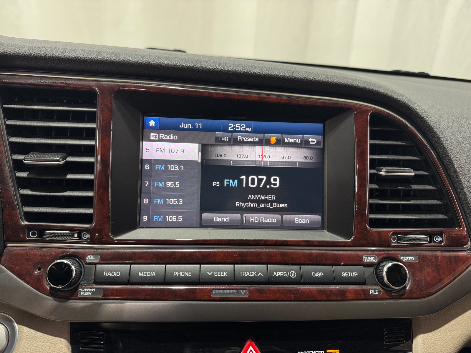 Thumbnail: 2017 Hyundai Elantra - 4
