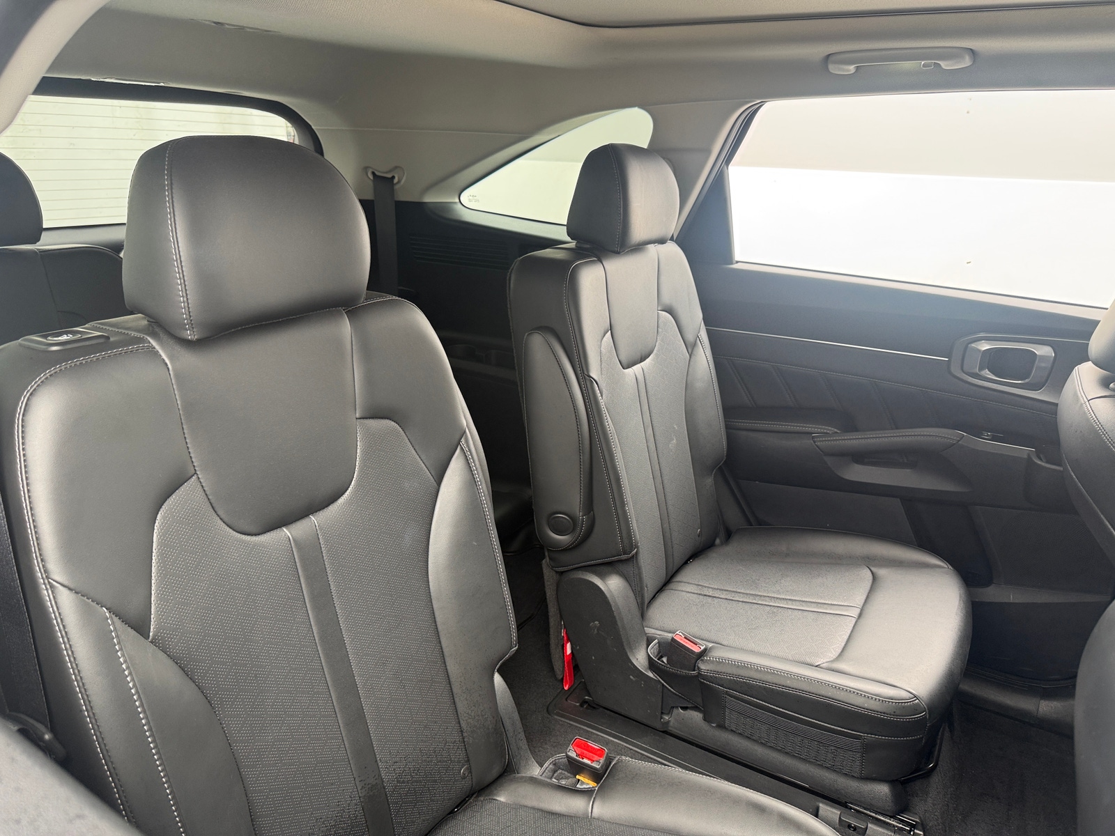 Thumbnail: 2023 Kia Sorento - 5