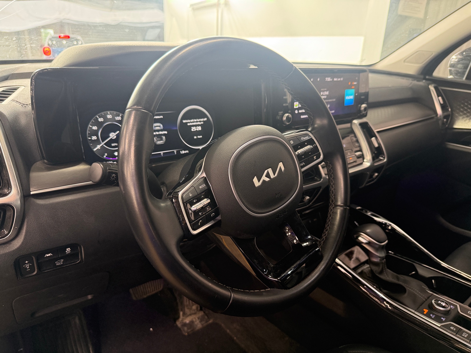 Thumbnail: 2023 Kia Sorento - 4