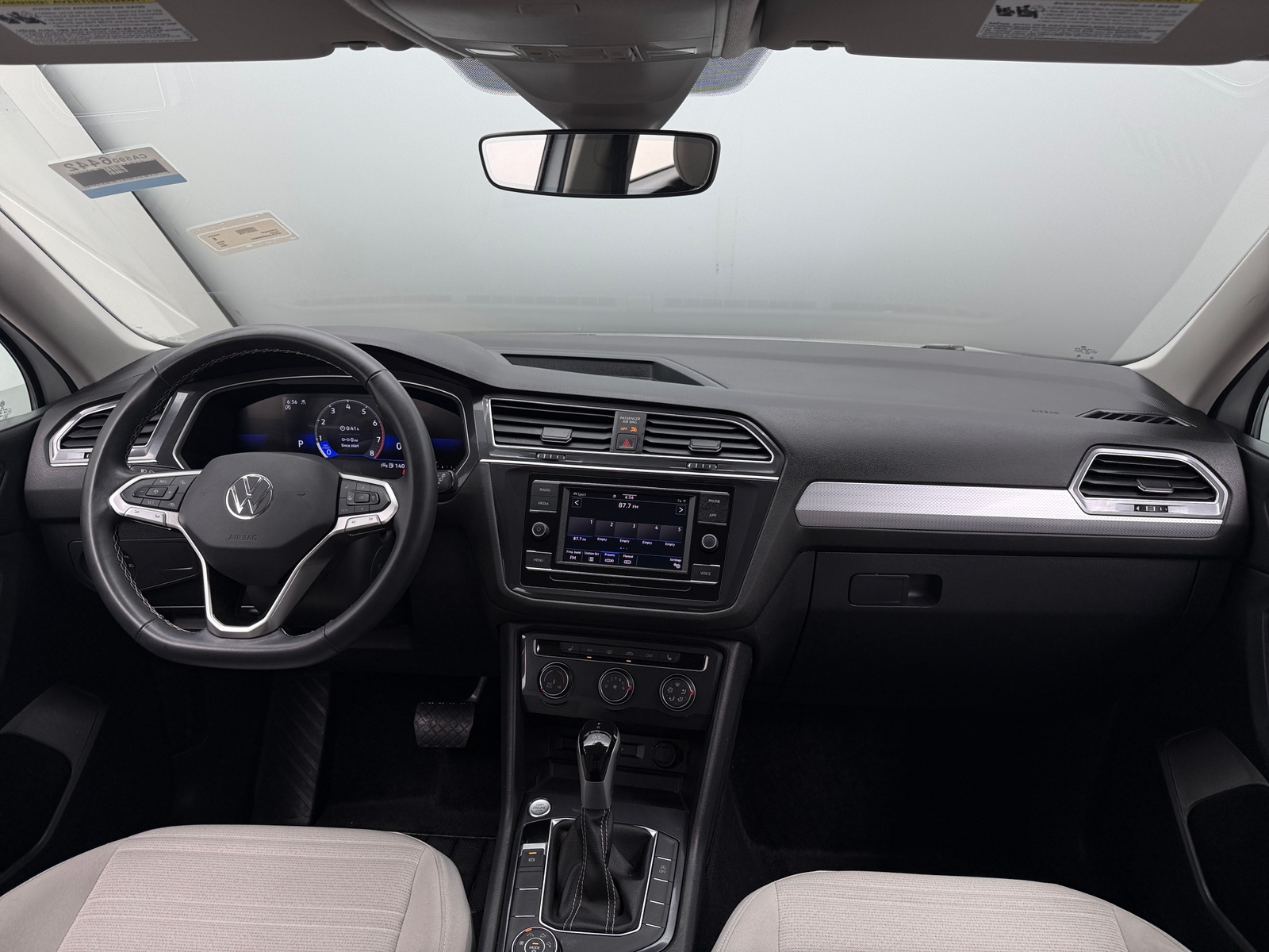 Thumbnail: 2024 Volkswagen Tiguan - 3