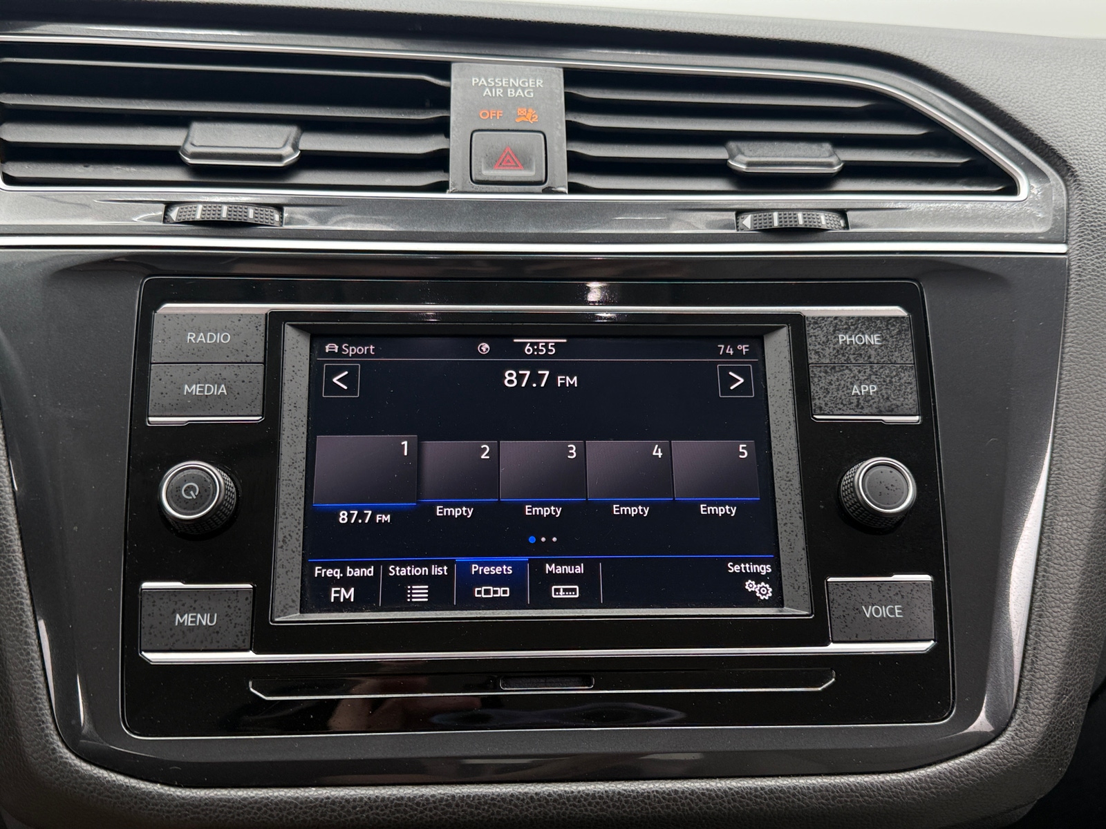 Thumbnail: 2024 Volkswagen Tiguan - 4