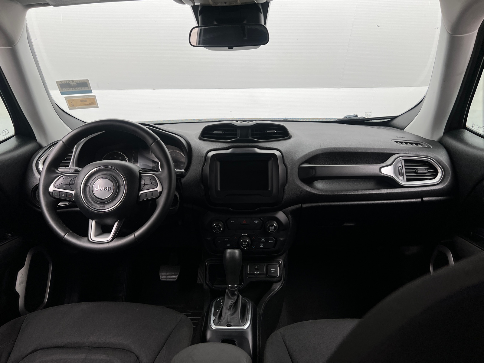 Thumbnail: 2018 Jeep Renegade - 3