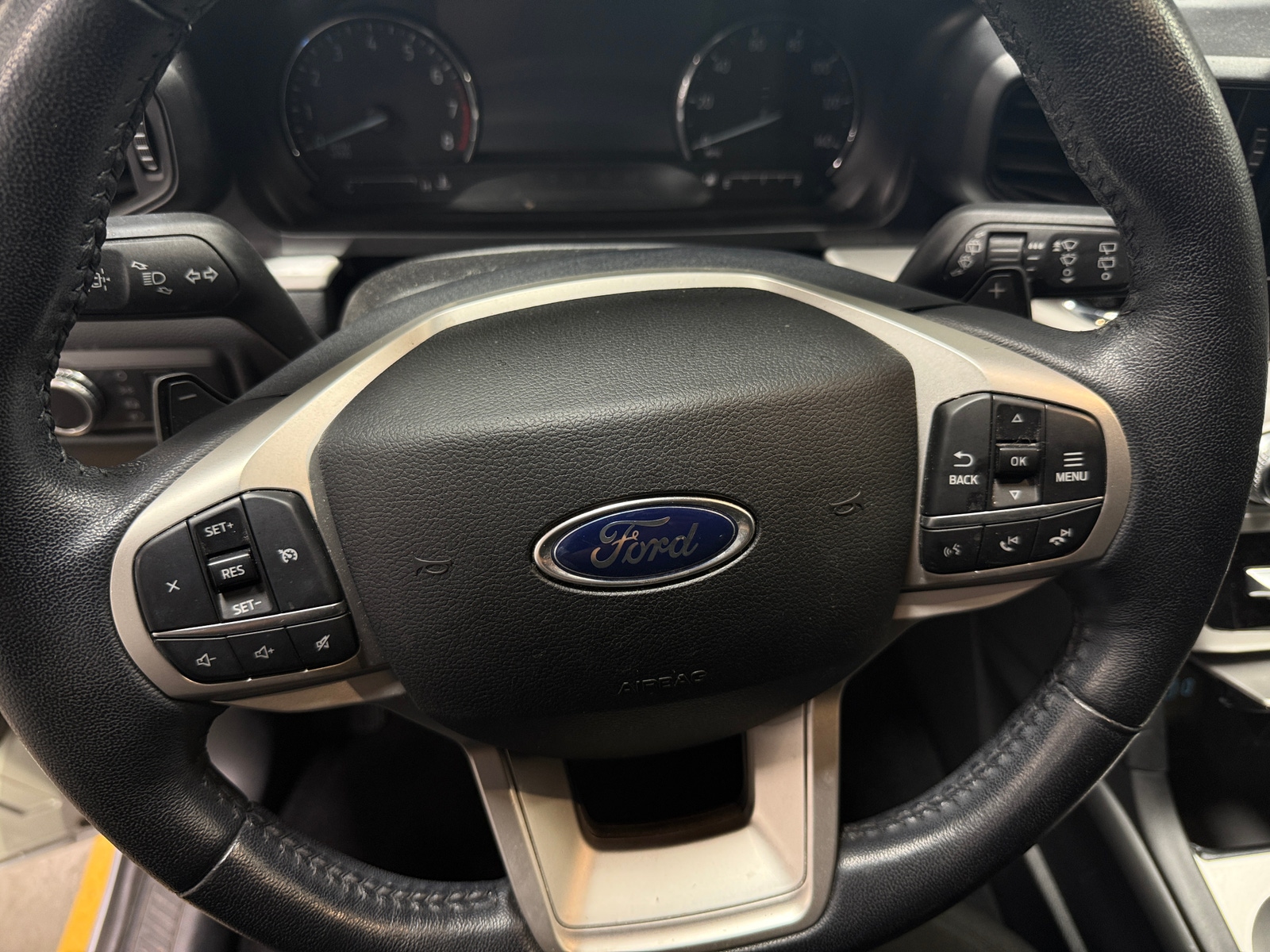 Thumbnail: 2020 Ford Explorer - 5
