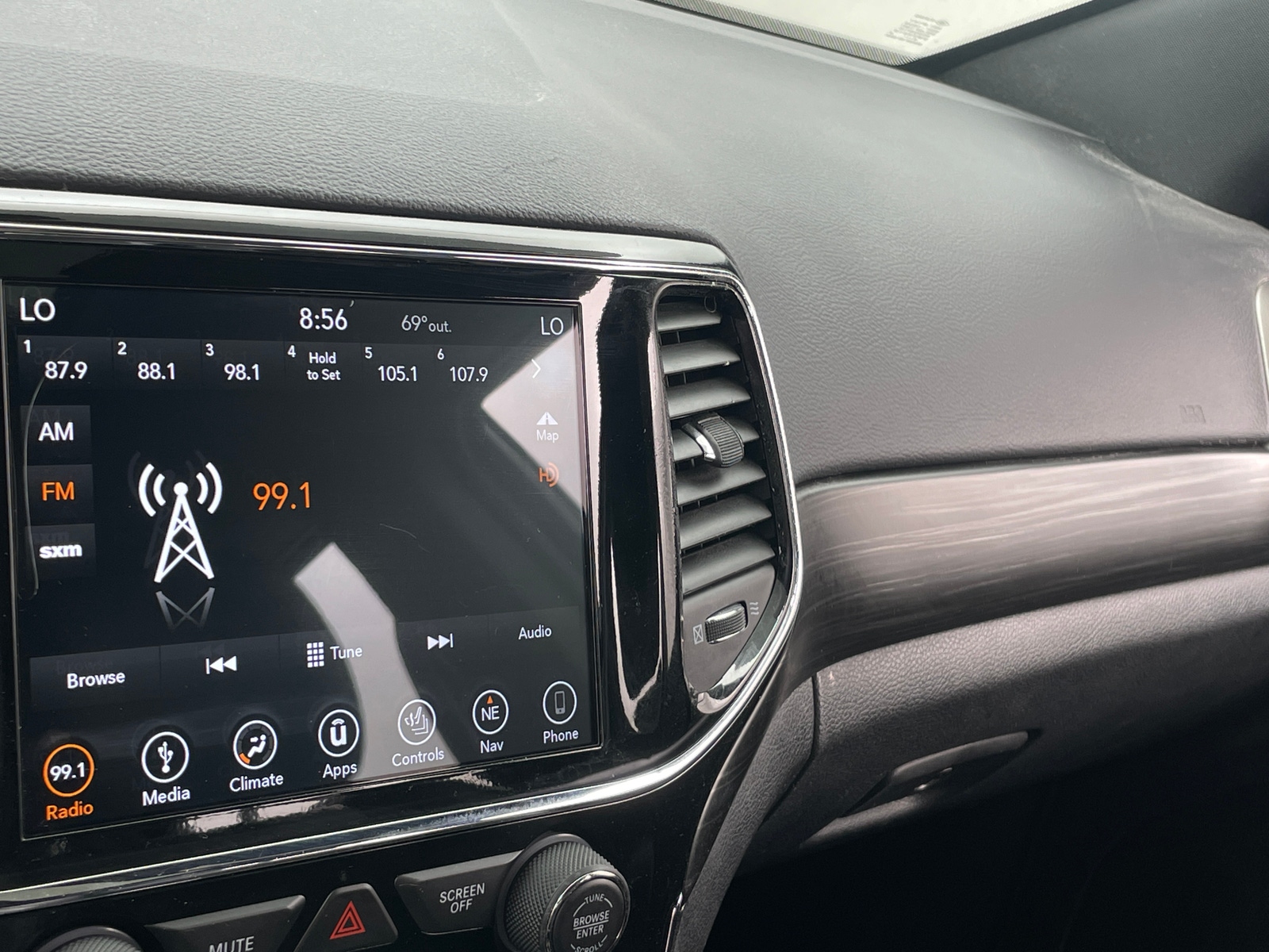 Thumbnail: 2019 Jeep Grand Cherokee - 3