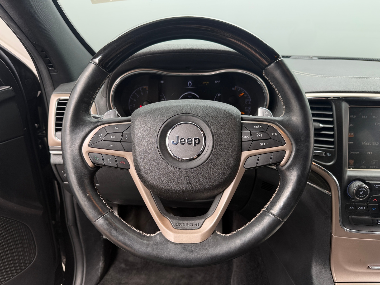 Thumbnail: 2015 Jeep Grand Cherokee - 4