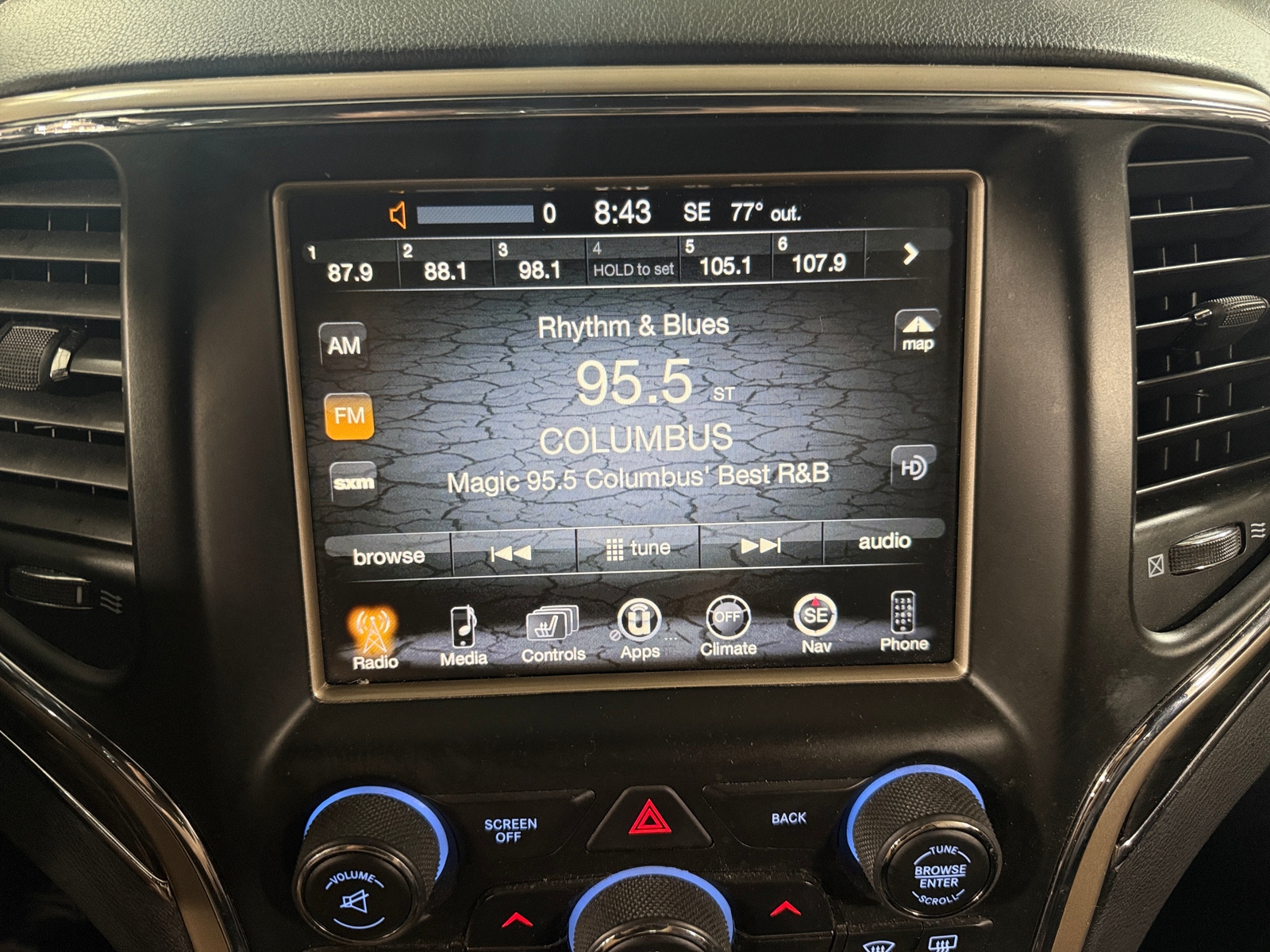 Thumbnail: 2015 Jeep Grand Cherokee - 3