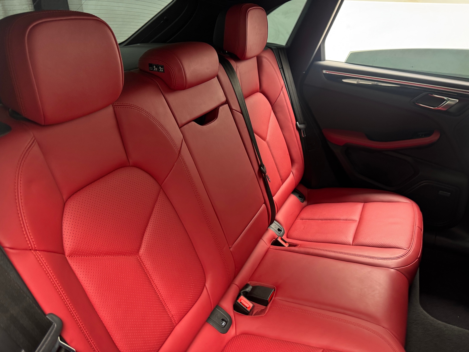 Thumbnail: 2020 Porsche Macan - 5