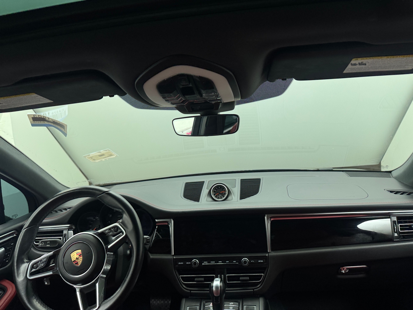 Thumbnail: 2020 Porsche Macan - 2