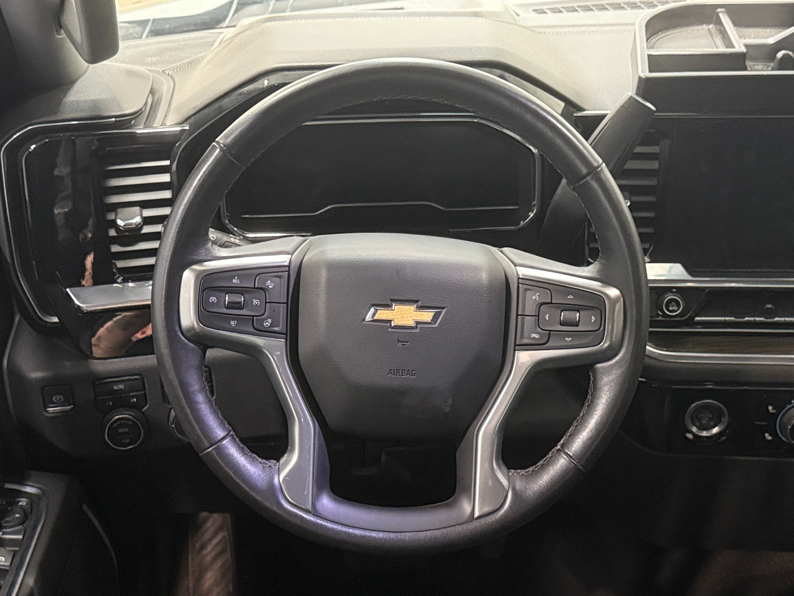 Thumbnail: 2022 Chevrolet Silverado 1500 - 5