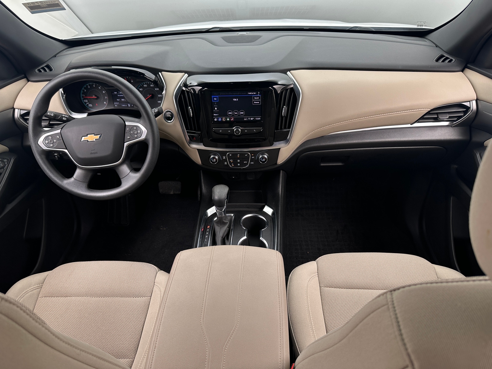 Thumbnail: 2022 Chevrolet Traverse - 3