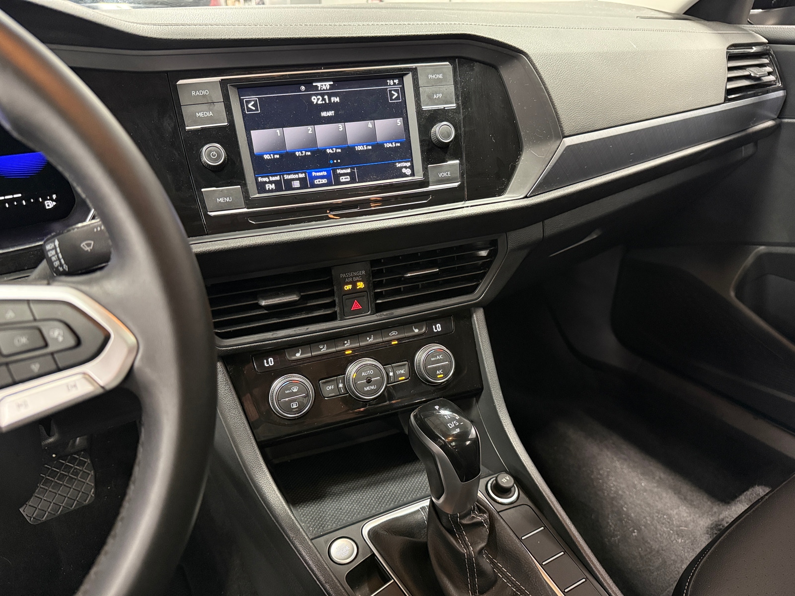 Thumbnail: 2023 Volkswagen Jetta - 3