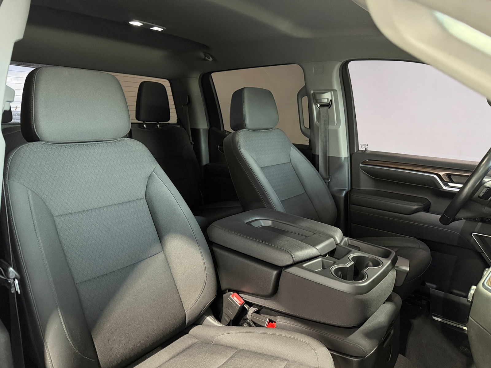 Thumbnail: 2022 Chevrolet Silverado 1500 - 2