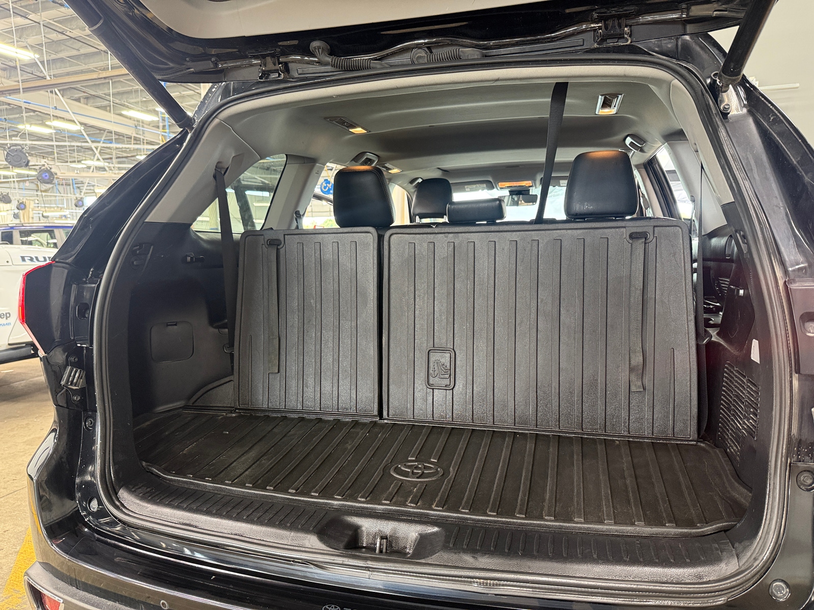 Thumbnail: 2019 Toyota Highlander - 6