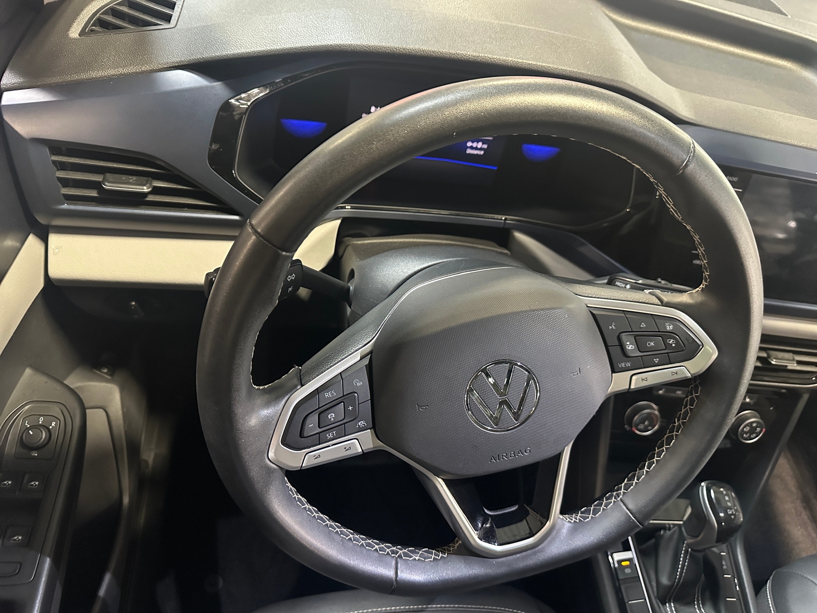 Thumbnail: 2023 Volkswagen Taos - 4