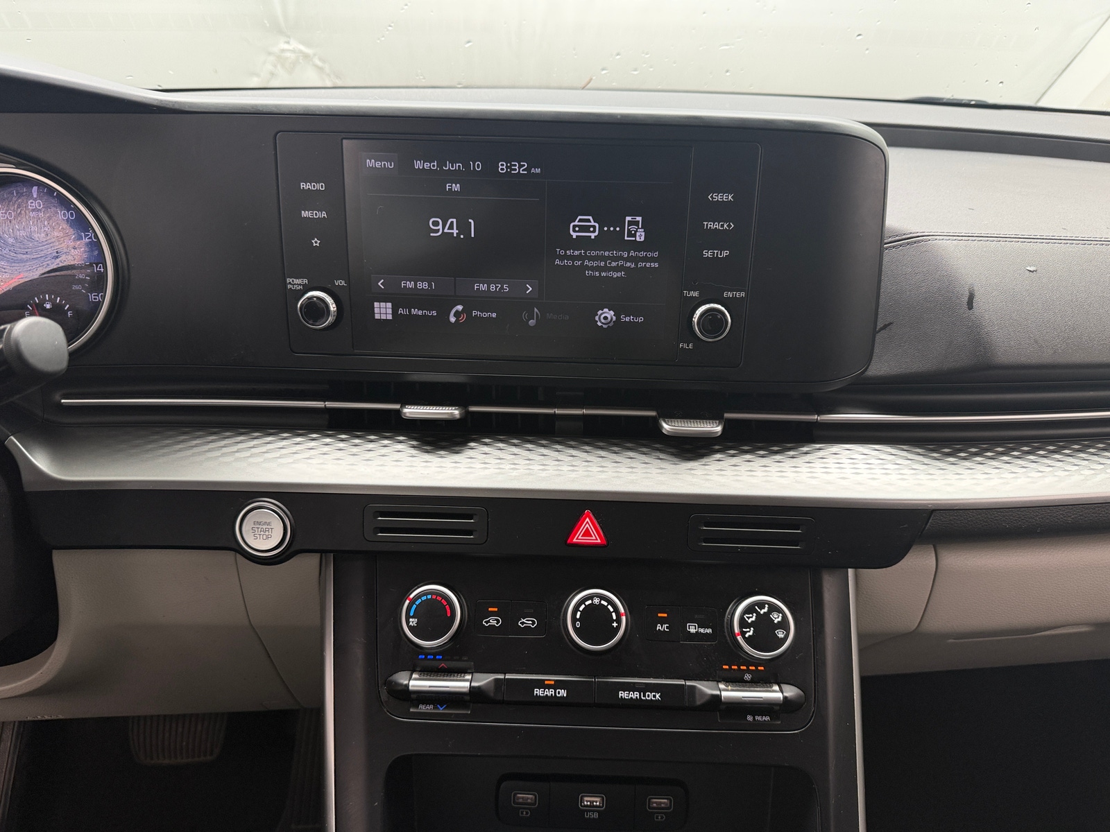 Thumbnail: 2022 Kia Carnival - 4