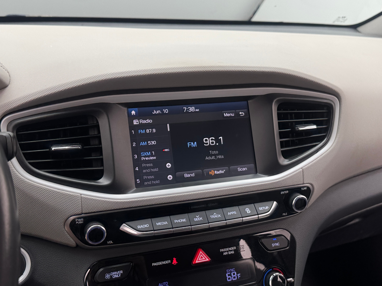 Thumbnail: 2019 Hyundai Ioniq - 3