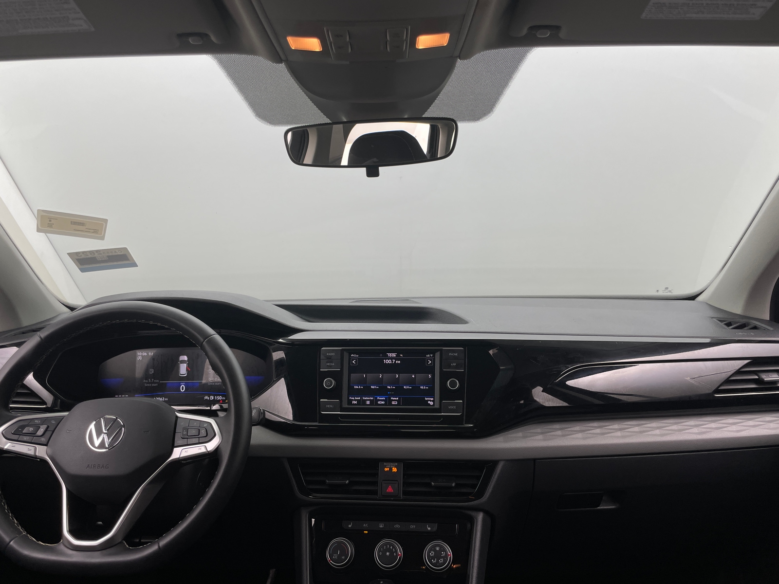 Thumbnail: 2024 Volkswagen Taos - 3
