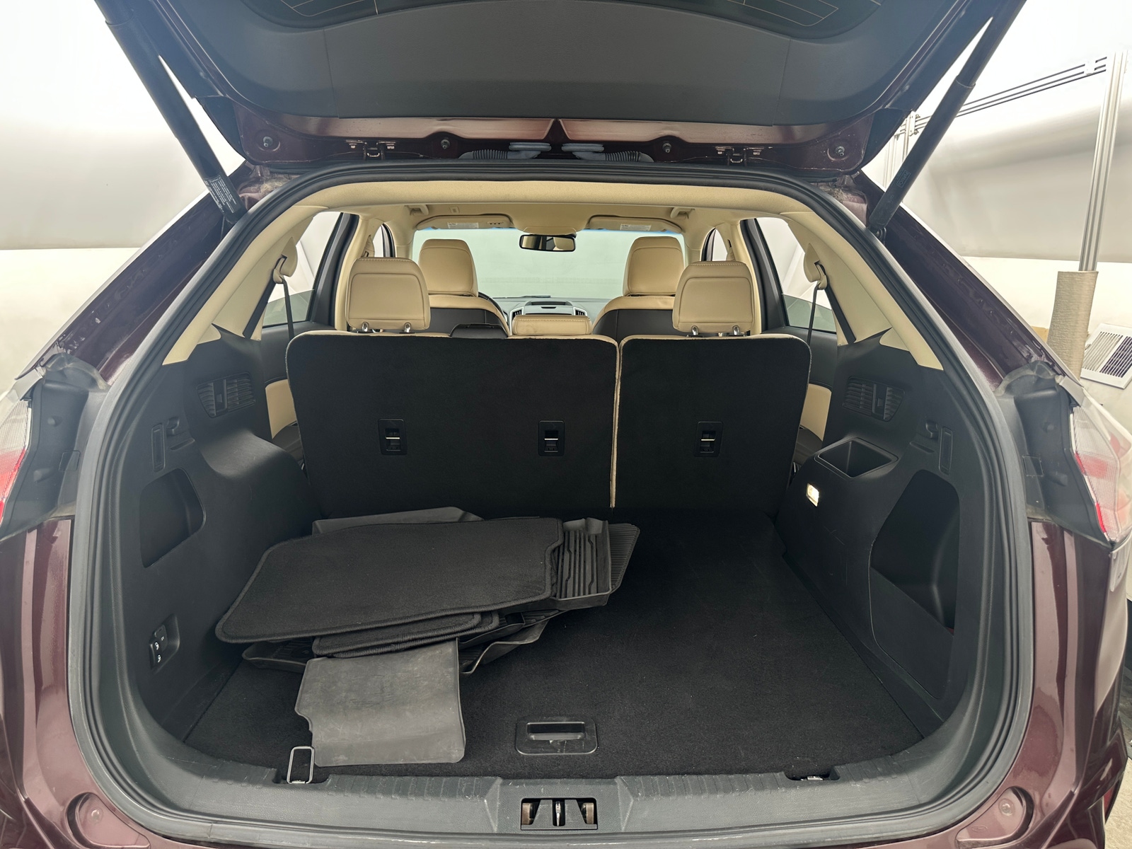 Thumbnail: 2020 Ford Edge - 6