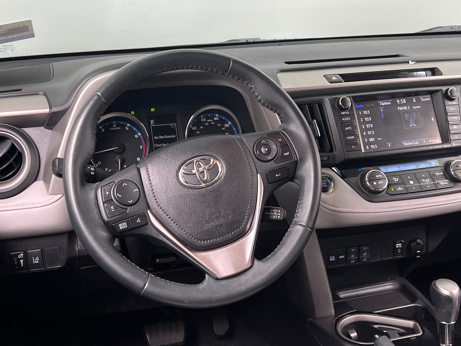 Thumbnail: 2018 Toyota RAV4 - 4