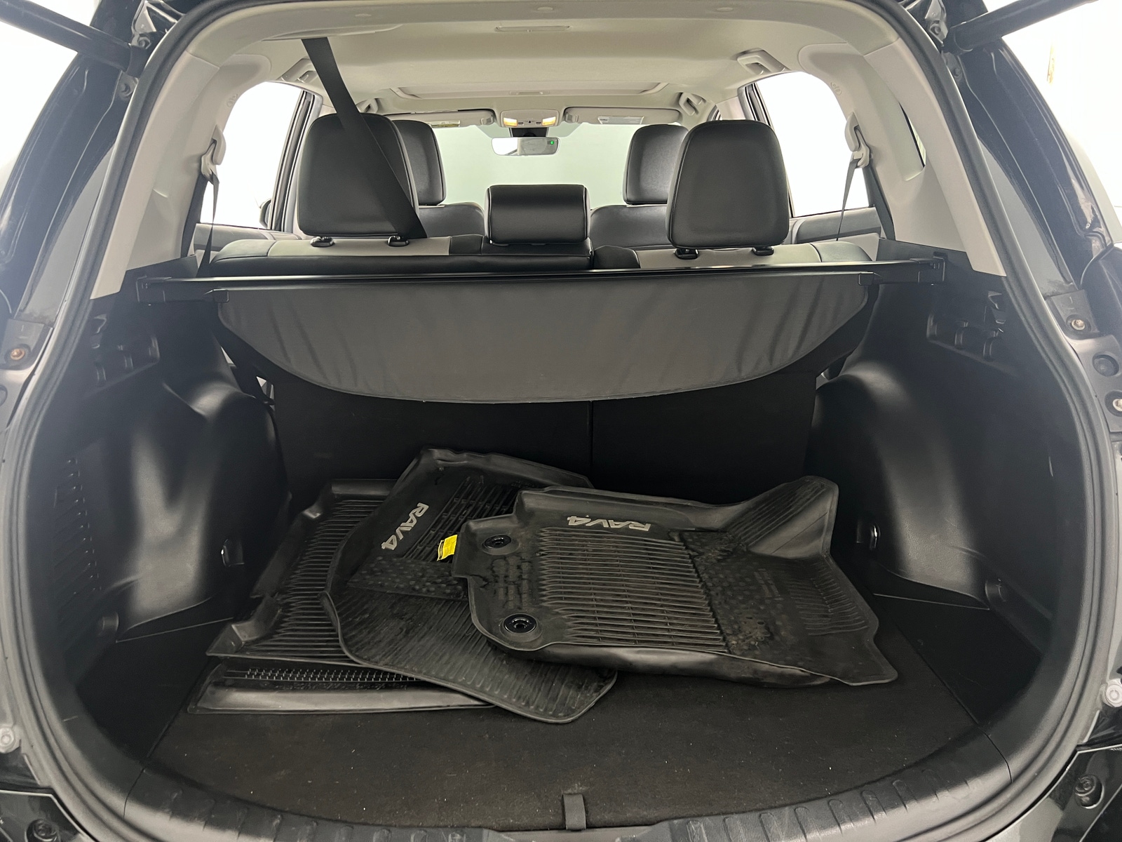 Thumbnail: 2018 Toyota RAV4 - 6