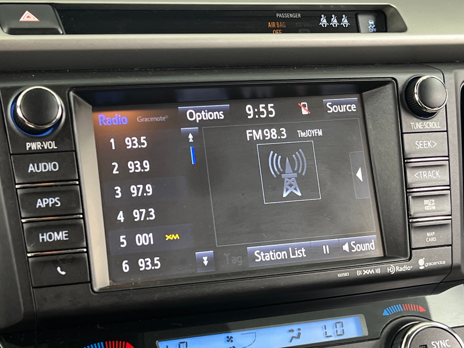 Thumbnail: 2018 Toyota RAV4 - 3