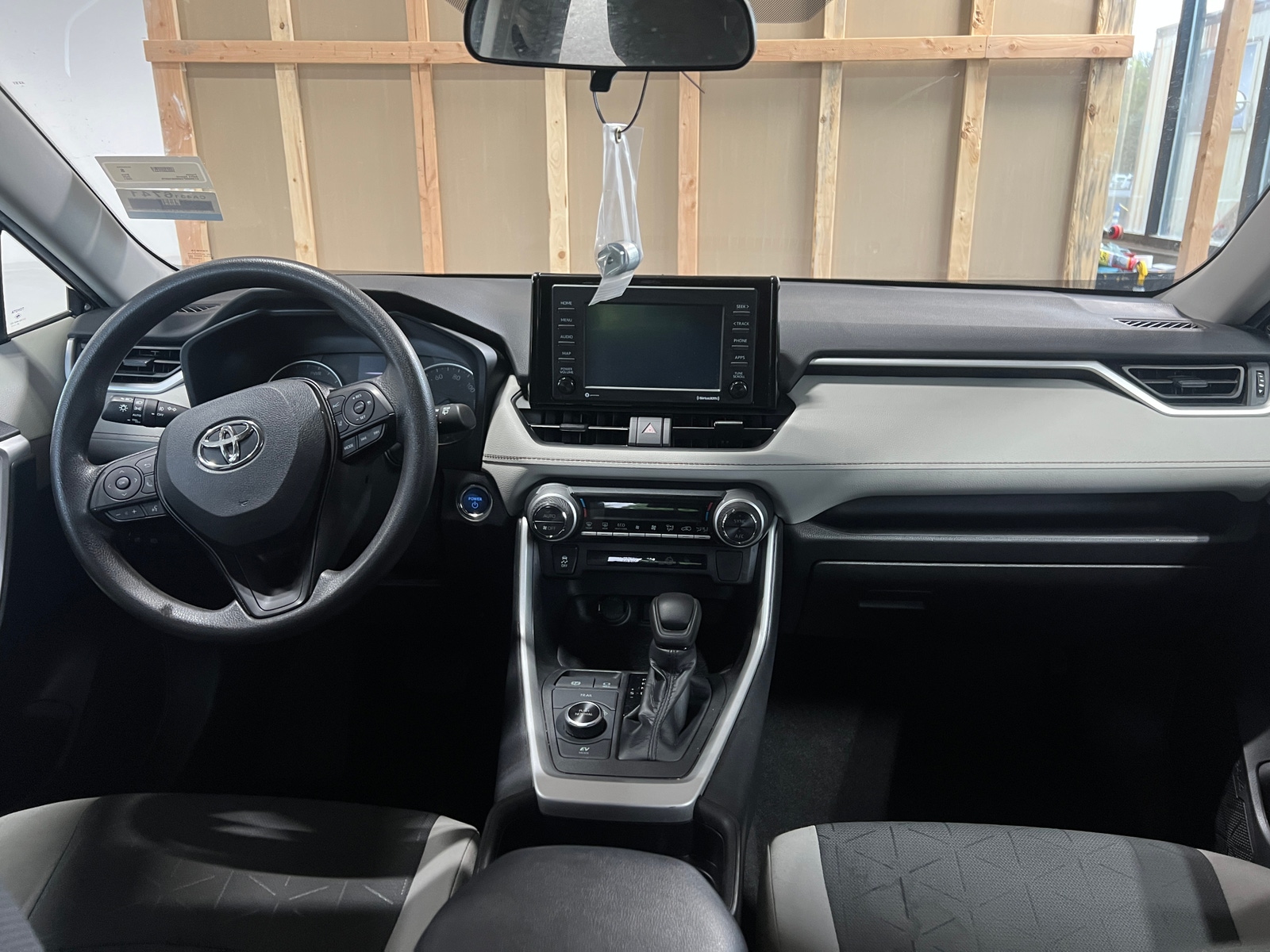 Thumbnail: 2021 Toyota RAV4 - 3