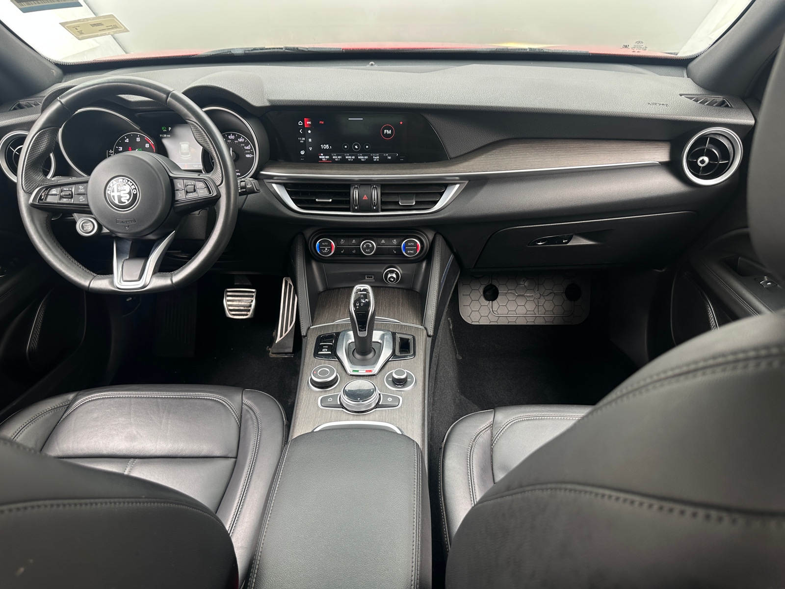 Thumbnail: 2023 Alfa Romeo Stelvio - 2