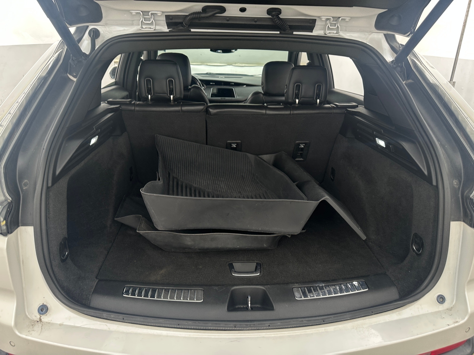 Thumbnail: 2020 Cadillac XT4 - 6
