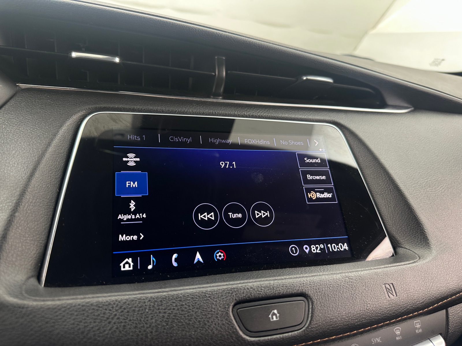 Thumbnail: 2020 Cadillac XT4 - 3