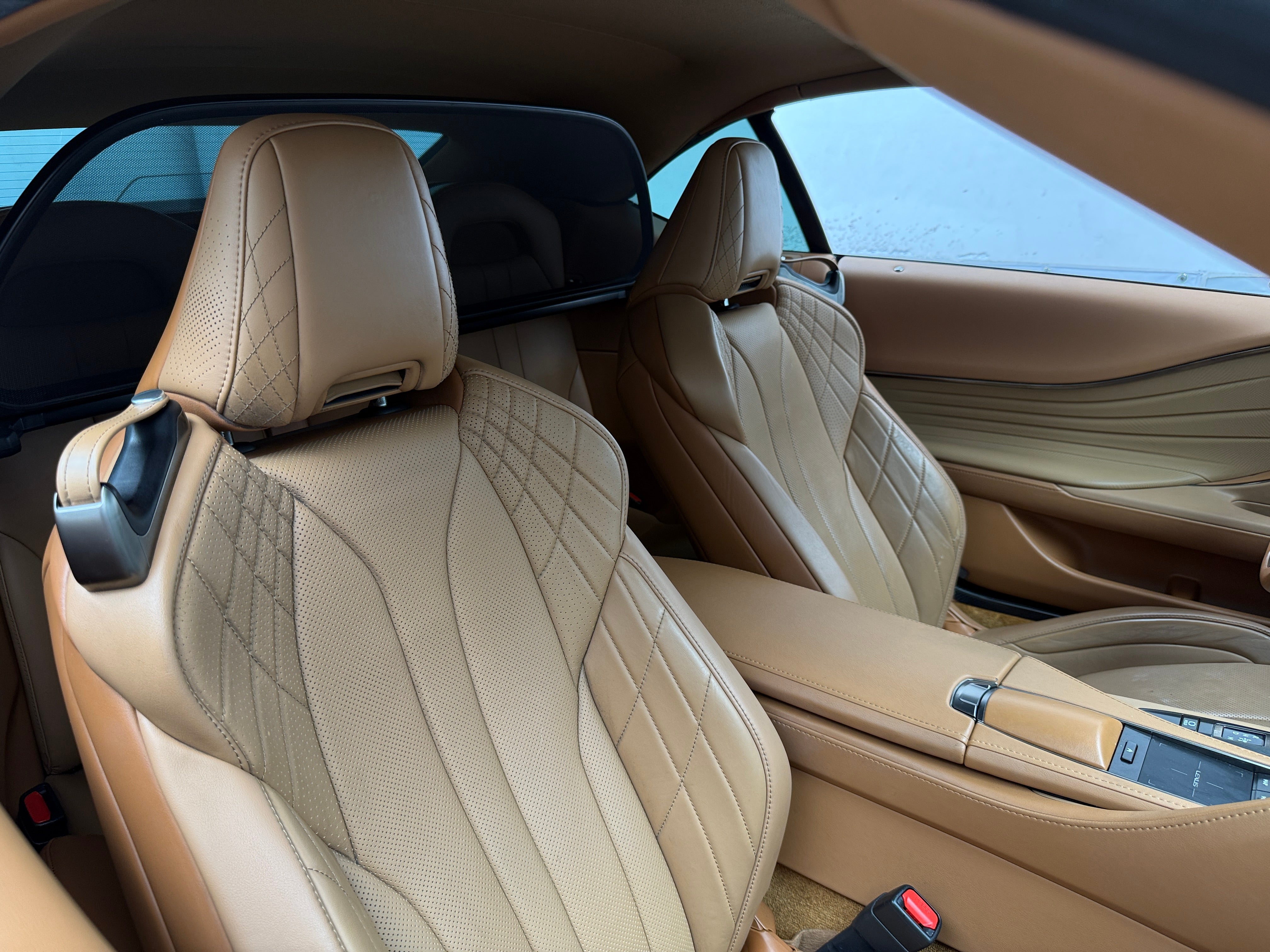 2021 Lexus LC 500 - Photo 2