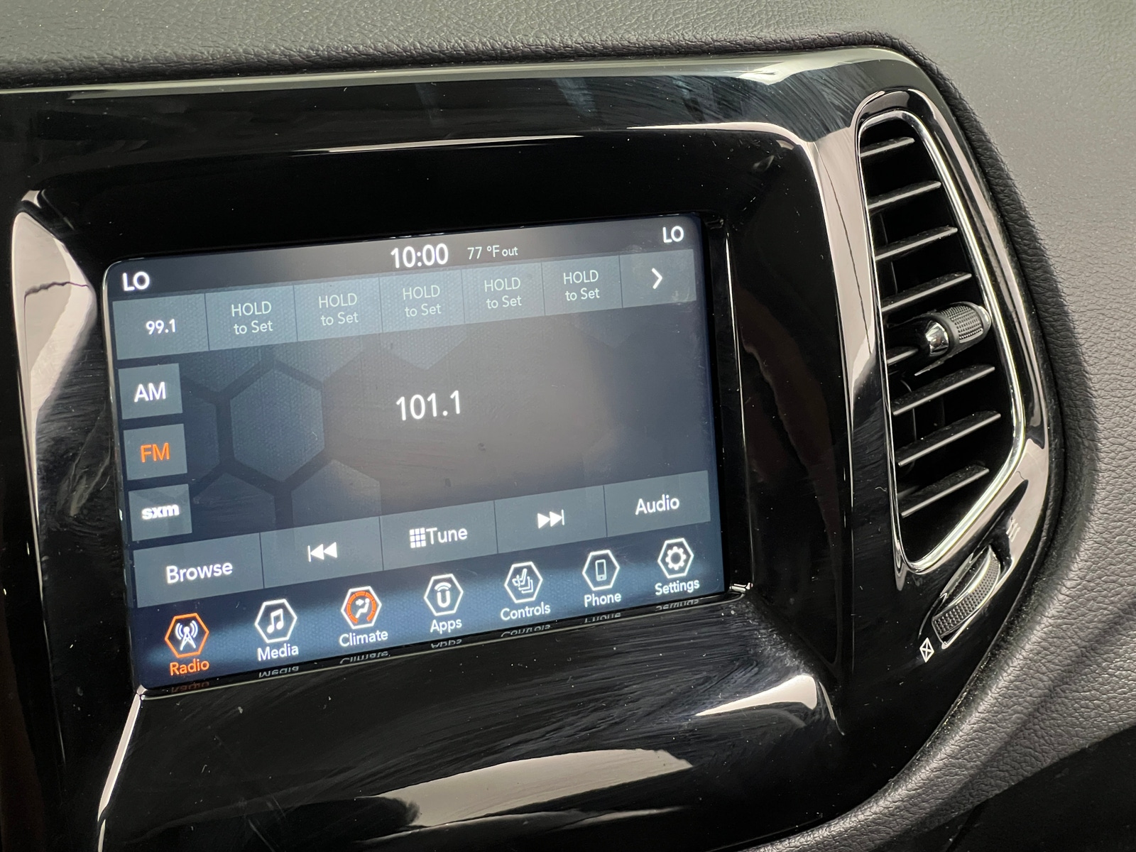 Thumbnail: 2019 Jeep Compass - 4