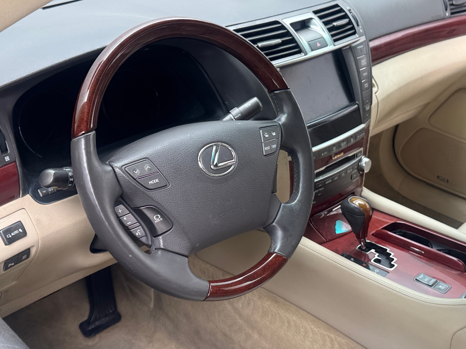 Thumbnail: 2012 Lexus LS - 4