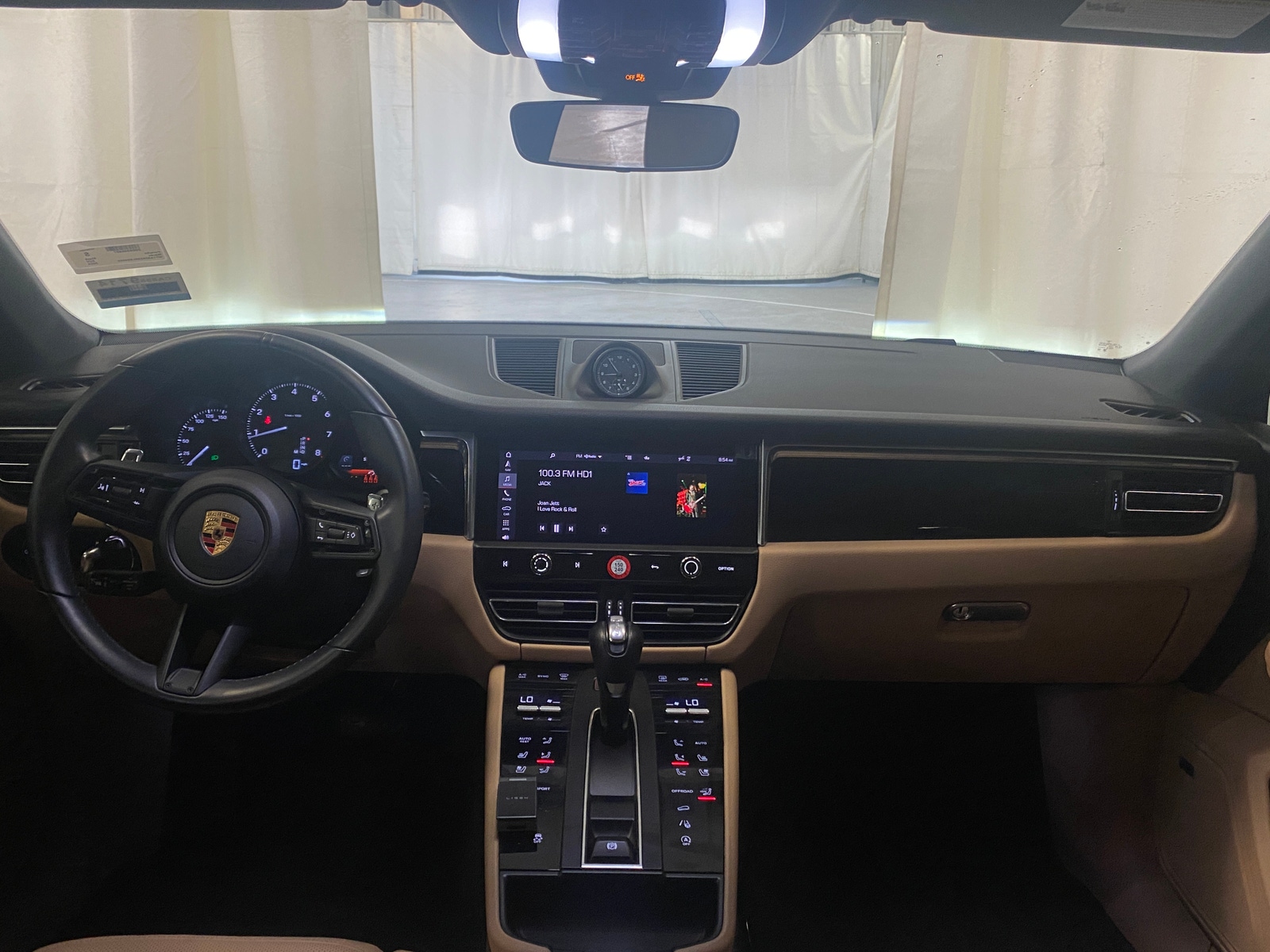 Thumbnail: 2024 Porsche Macan - 2