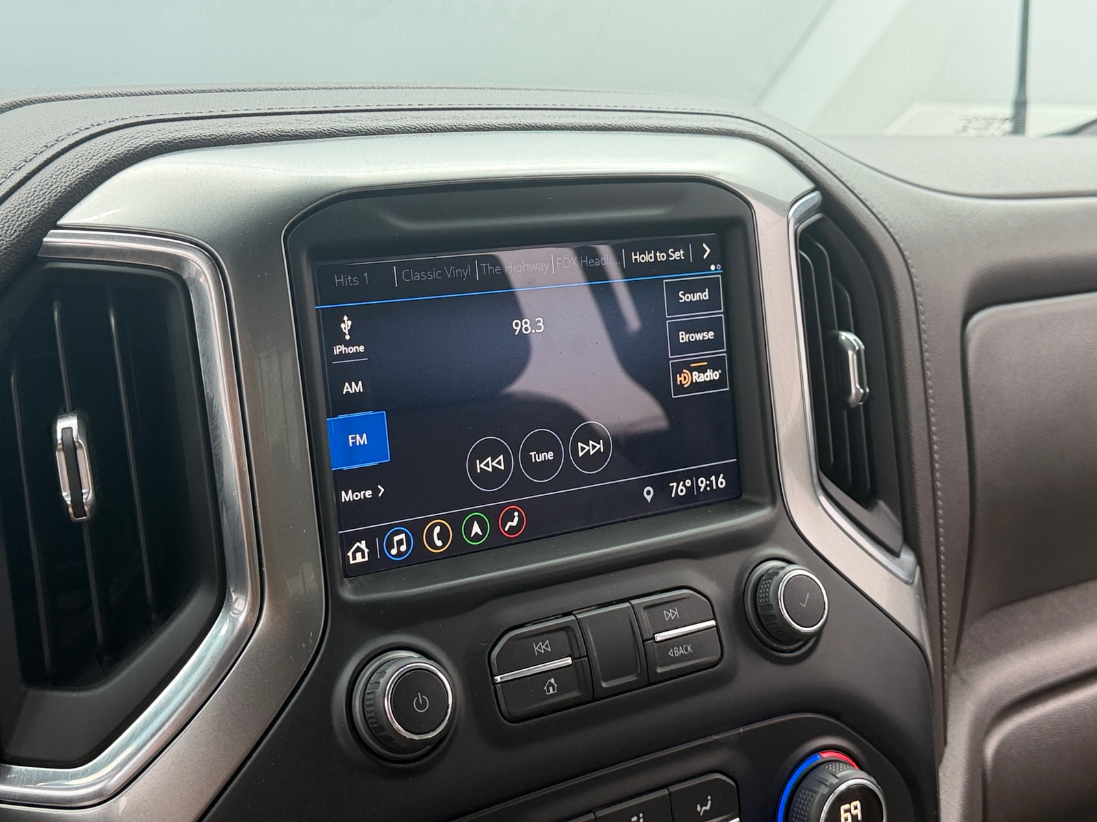 Thumbnail: 2019 Chevrolet Silverado 1500 - 3