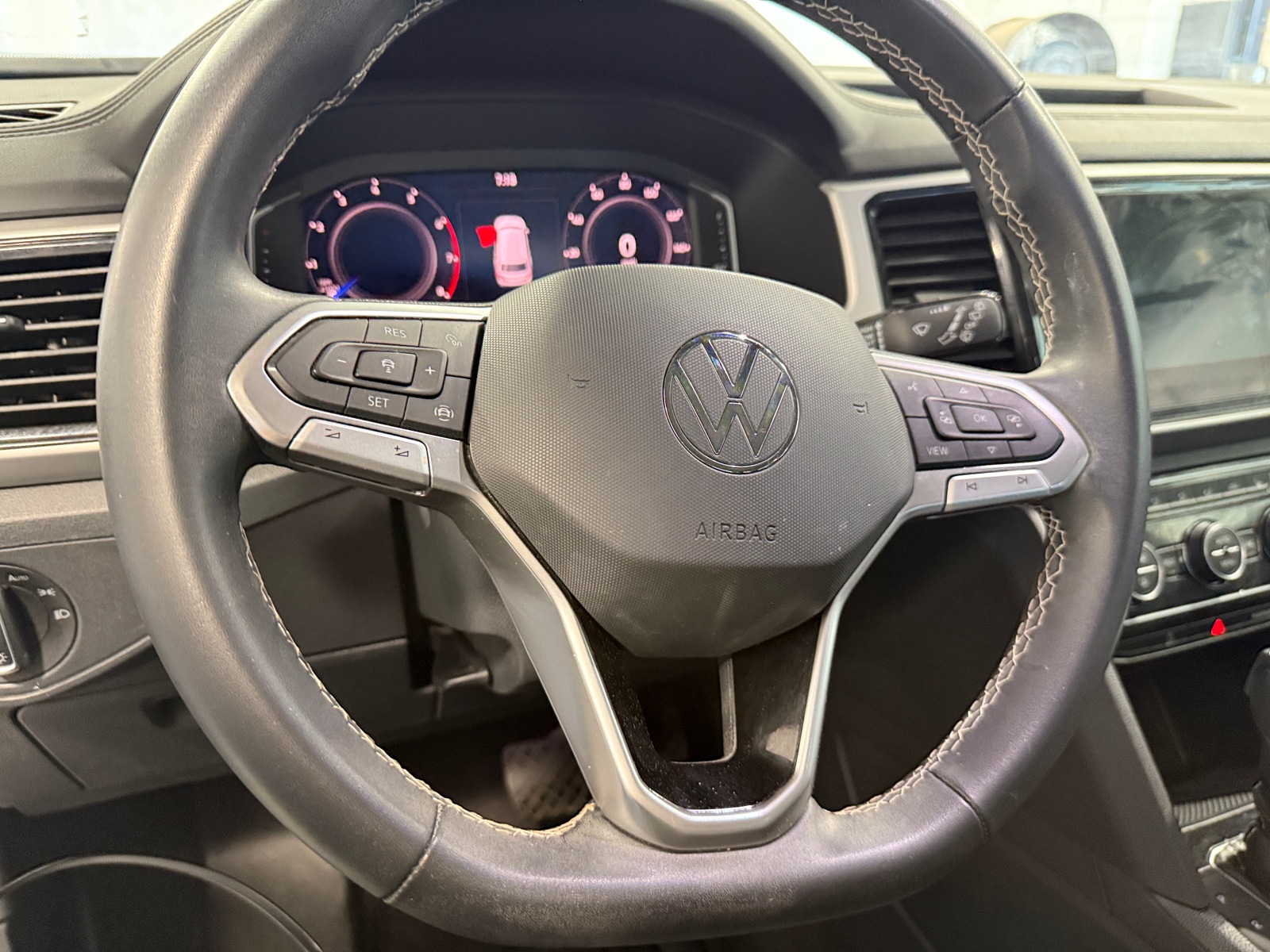 Thumbnail: 2022 Volkswagen Atlas - 4