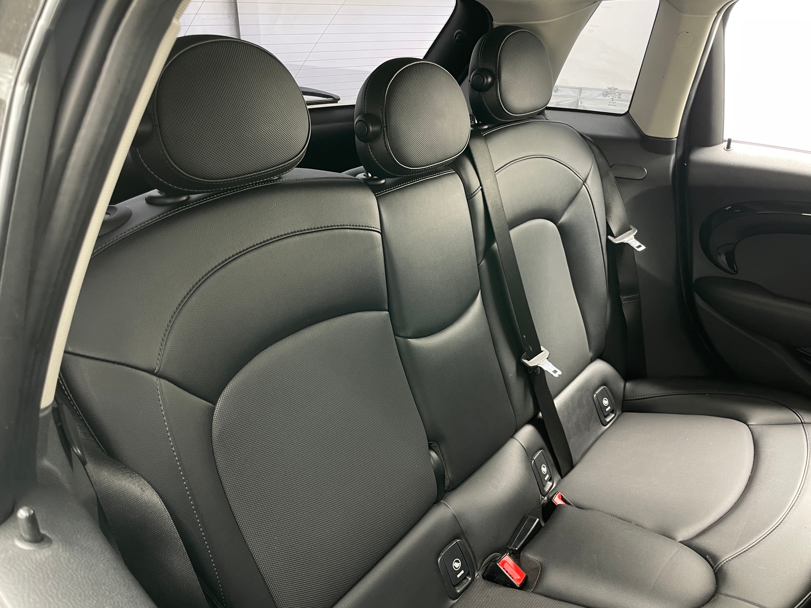 Thumbnail: 2018 MINI Cooper Hardtop - 5