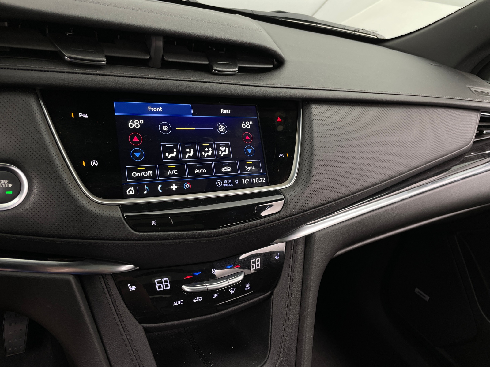 Thumbnail: 2024 Cadillac XT6 - 3