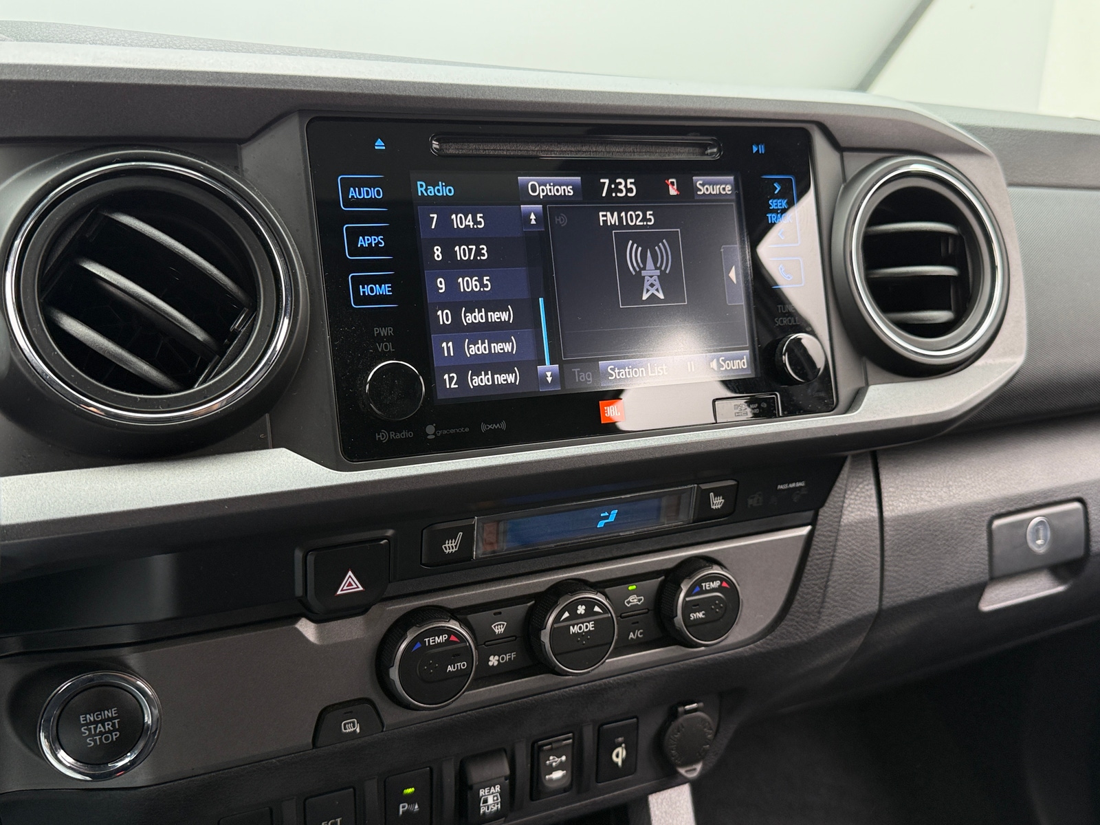 Thumbnail: 2019 Toyota Tacoma - 4