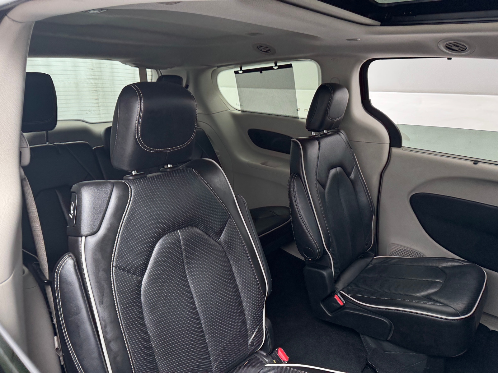 Thumbnail: 2023 Chrysler Pacifica - 5