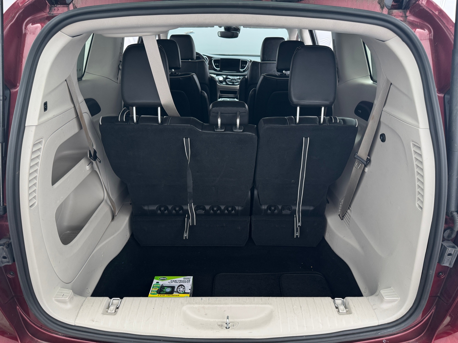 Thumbnail: 2023 Chrysler Pacifica - 6