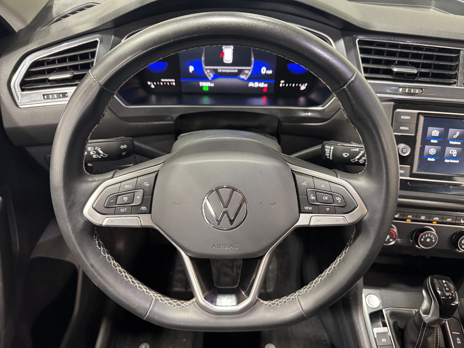 Thumbnail: 2022 Volkswagen Tiguan - 5