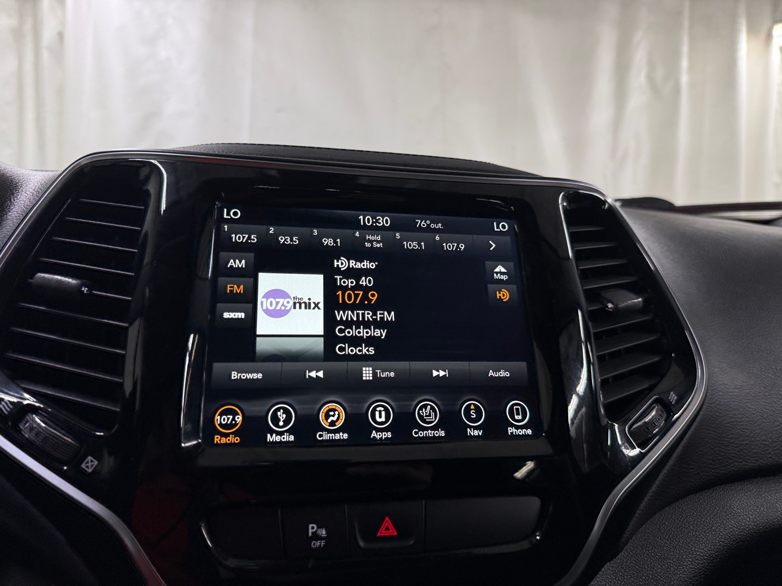 Thumbnail: 2019 Jeep Cherokee - 3