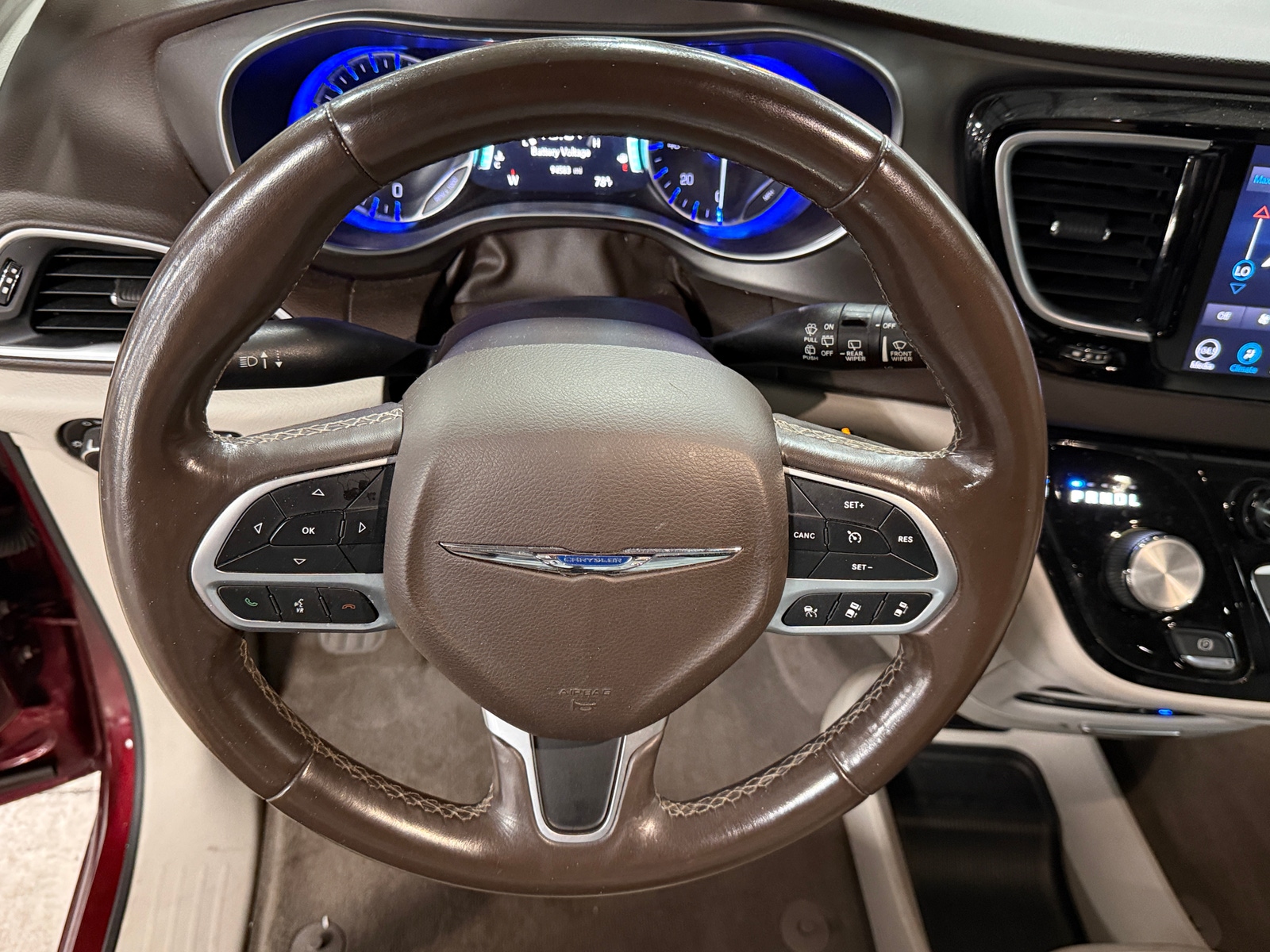 Thumbnail: 2018 Chrysler Pacifica - 4
