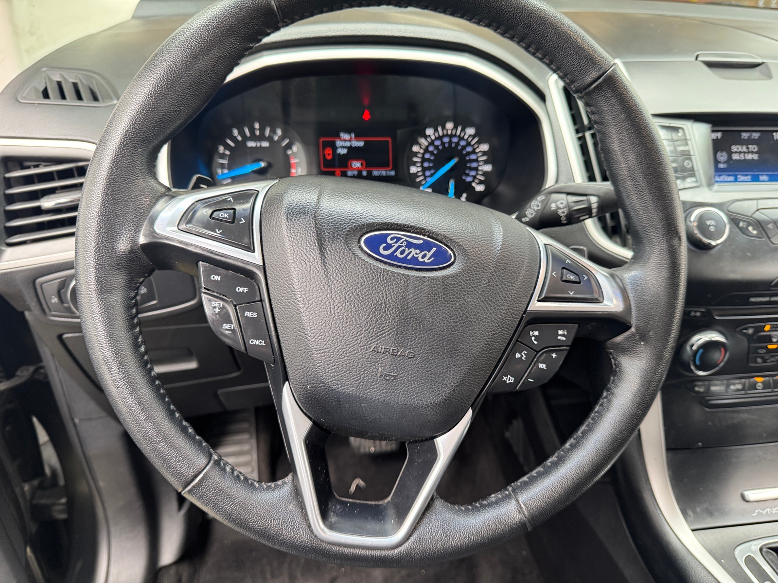 Thumbnail: 2016 Ford Edge - 5