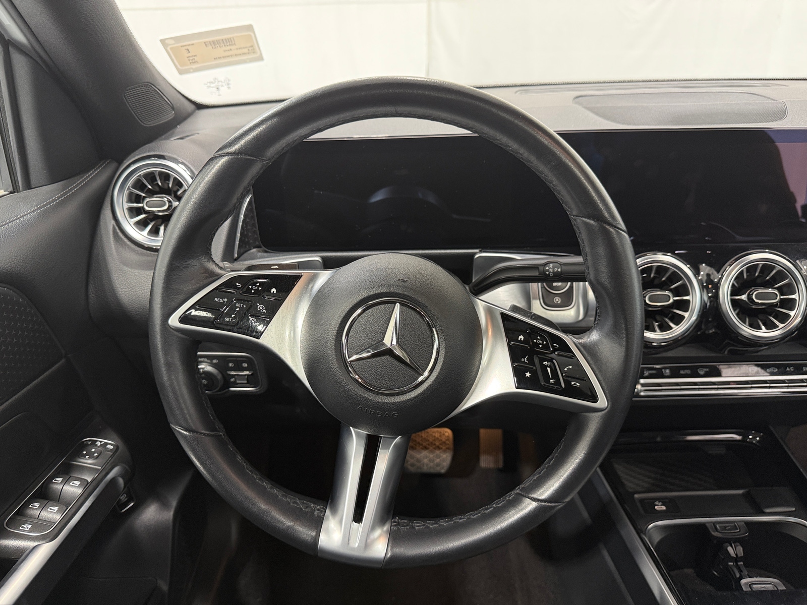 Thumbnail: 2025 Mercedes-Benz GLB - 4