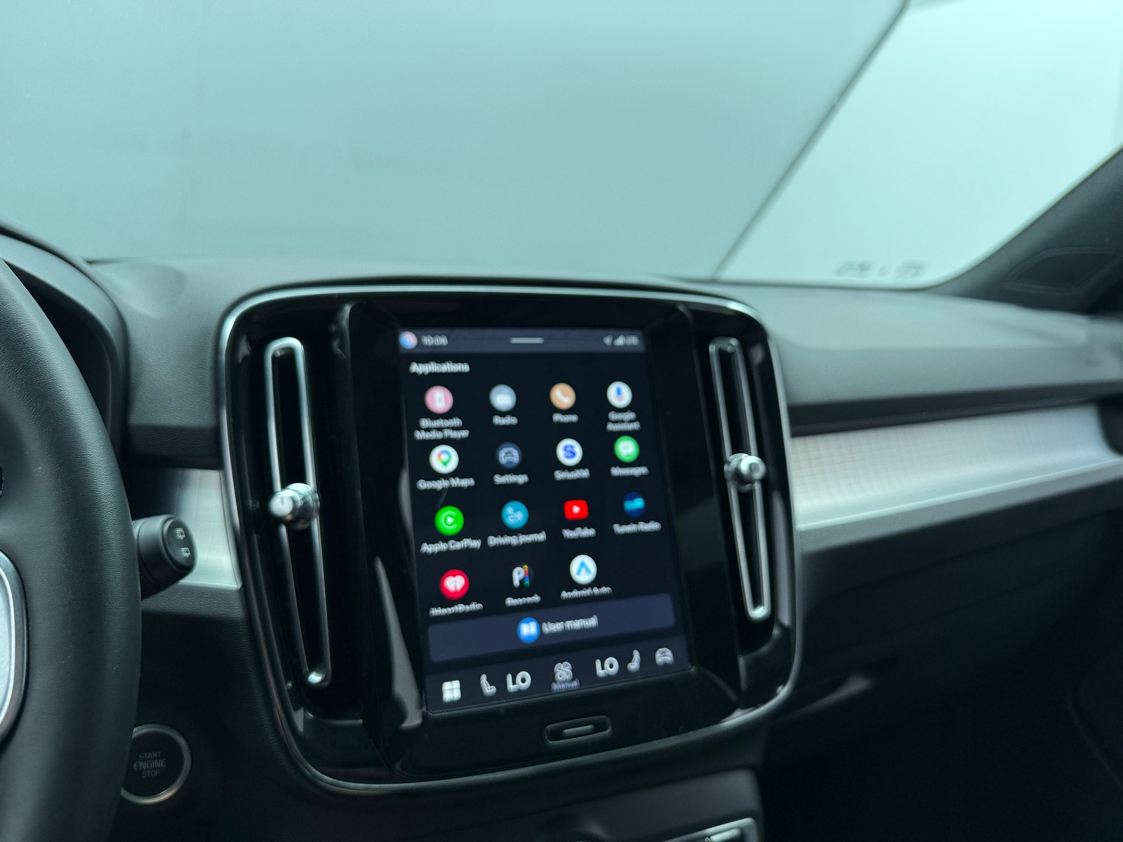 Thumbnail: 2025 Volvo XC40 - 4