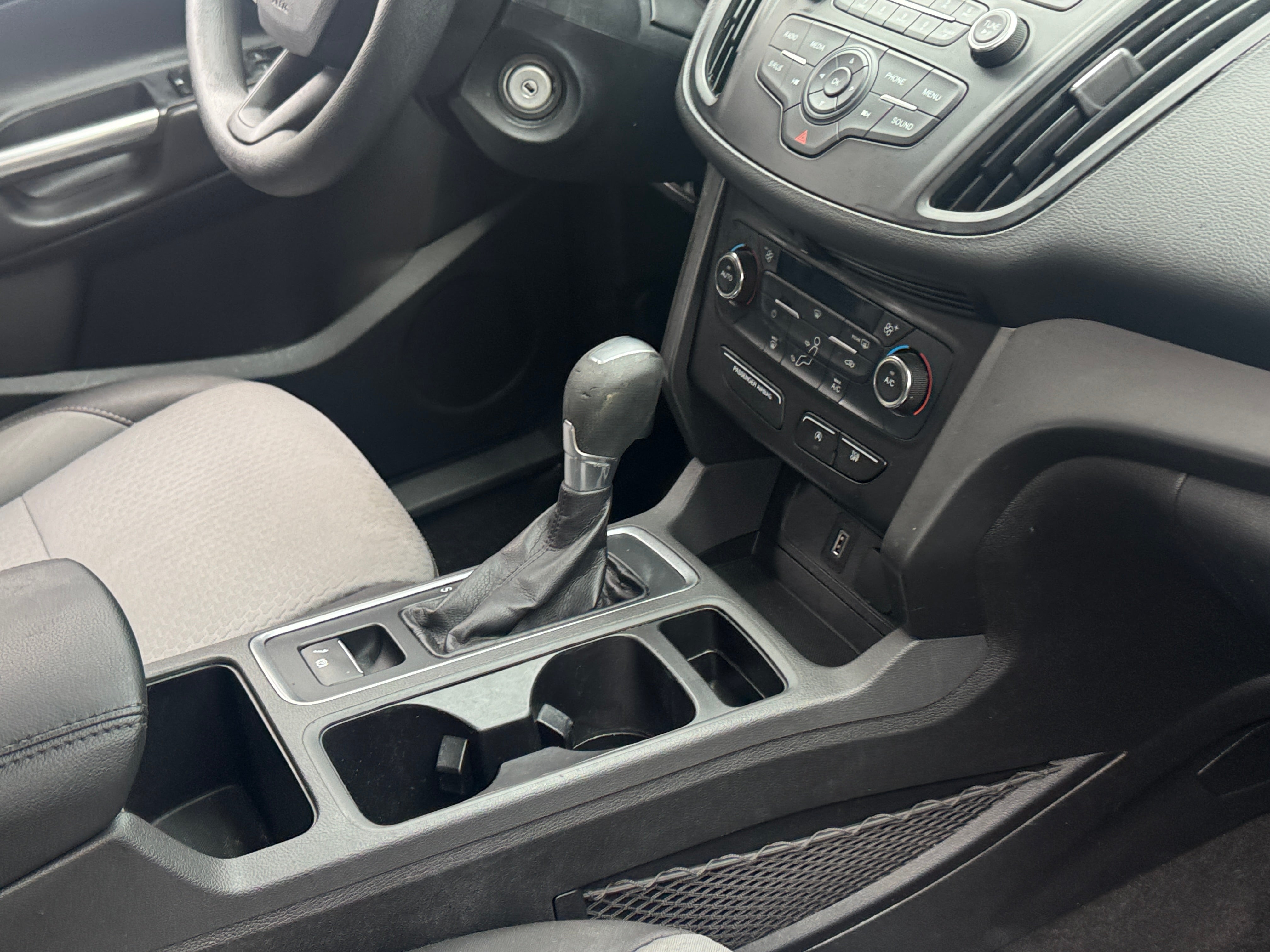 2017 Ford Escape SE - Photo 6