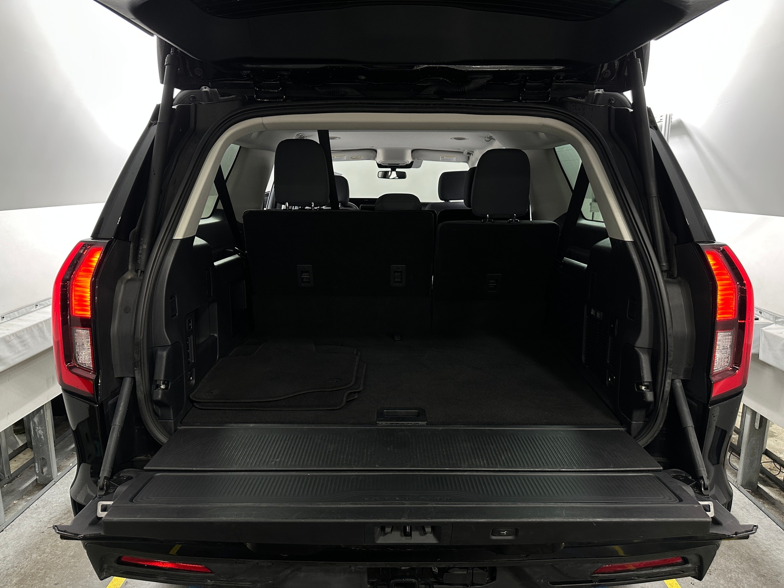 Thumbnail: 2025 Ford Expedition MAX - 7
