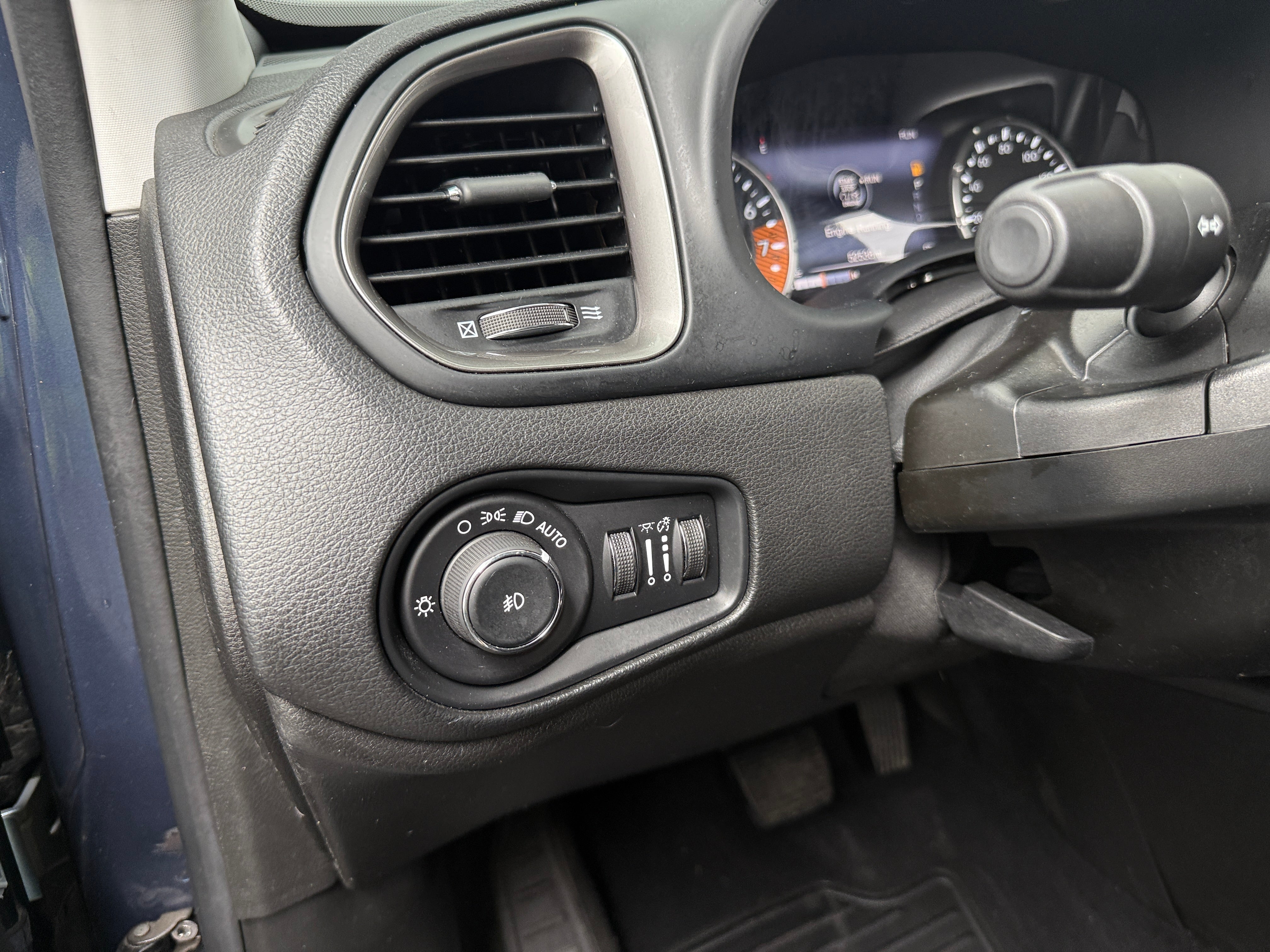 Used 2020 Jeep Renegade Limited with VIN ZACNJBD19LPL88844 for sale in Colonial Heights, VA